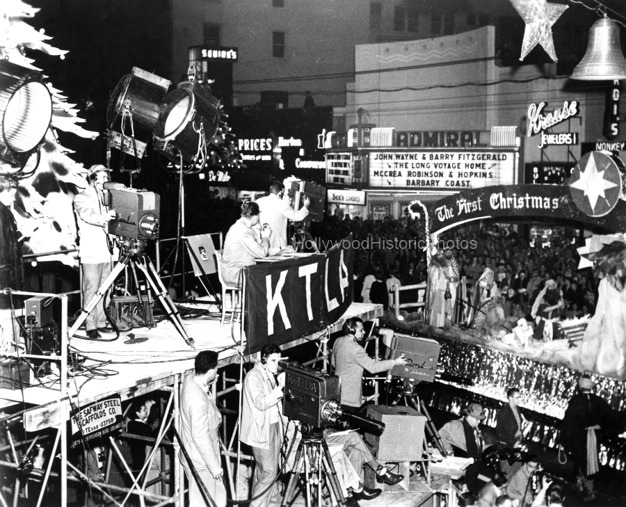 Santa Clause Lane Parade 1952 First televised on KTLA wm.jpg